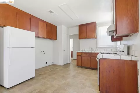 Kitchen - 1930 Ohio St, Vallejo, CA 94590 photo 2 of 3