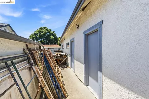 Exterior - 1930 Ohio St, Vallejo, CA 94590 photo 5 of 6