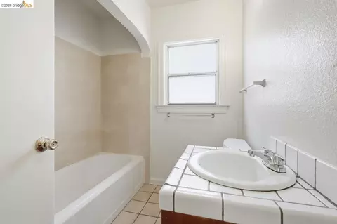 Bath - 1930 Ohio St, Vallejo, CA 94590 photo 3 of 4