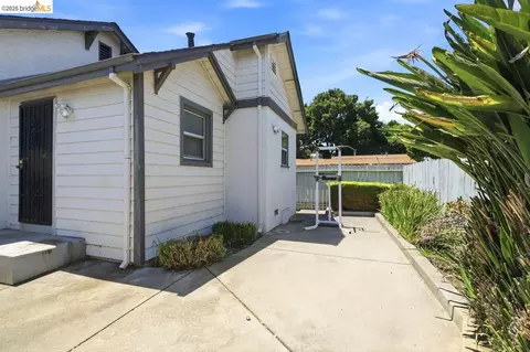 Exterior - 1930 Ohio St, Vallejo, CA 94590 photo 3 of 6