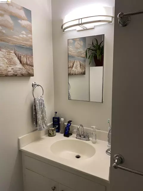 Bath - 2235 California St, Berkeley, CA 94703 photo 2 of 3