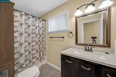 Bath - 7 Lawrence Ave, Antioch, CA 94509 photo 1 of 2