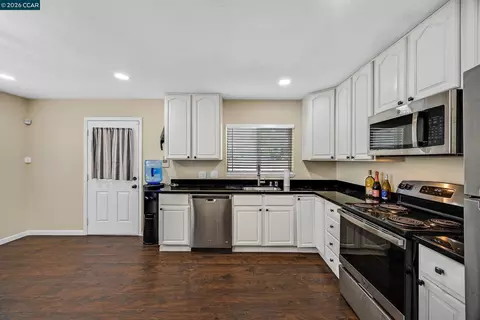 Kitchen - 7 Lawrence Ave, Antioch, CA 94509 photo 1 of 3