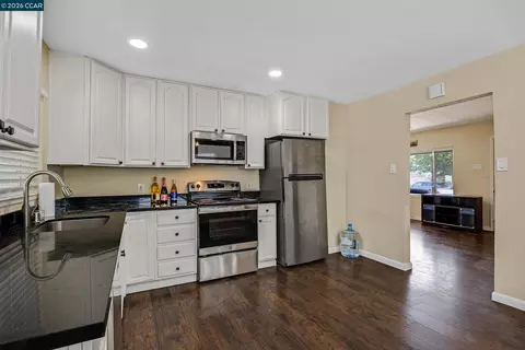 Kitchen - 7 Lawrence Ave, Antioch, CA 94509 photo 3 of 3