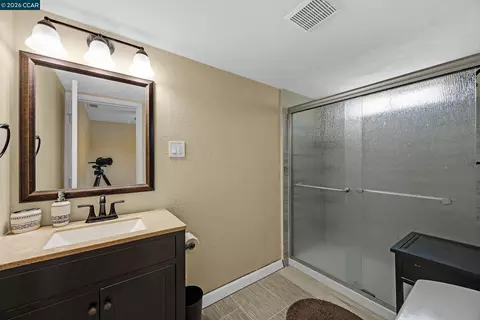 Bath - 7 Lawrence Ave, Antioch, CA 94509 photo 2 of 2