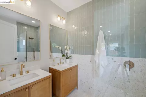 Bath - 1009 Addison St, Berkeley, CA 94710 photo 1 of 8