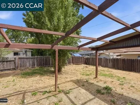 Exterior - 1932 Griffin Dr, Vallejo, CA 94589 photo 5 of 5