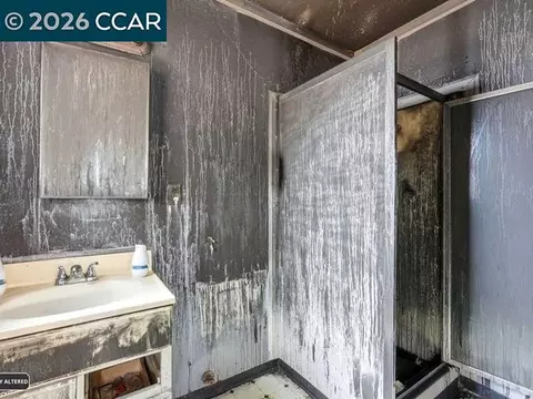 Bath - 1932 Griffin Dr, Vallejo, CA 94589 photo 1 of 2