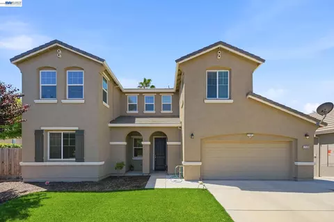2126 Grapevine Dr, Livingston, CA 95334