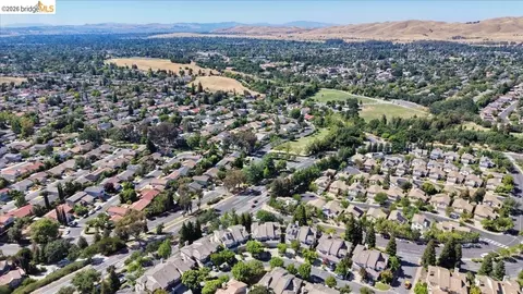 View/Area - 1025 Pinehurst Ct, Concord, CA 94521 photo 8 of 11