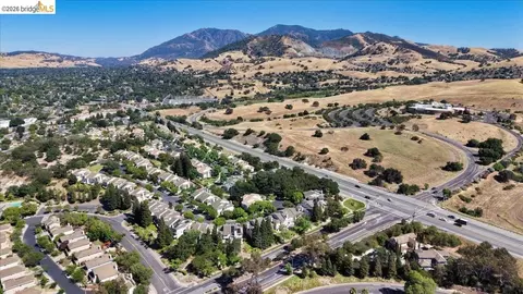 View/Area - 1025 Pinehurst Ct, Concord, CA 94521 photo 10 of 11
