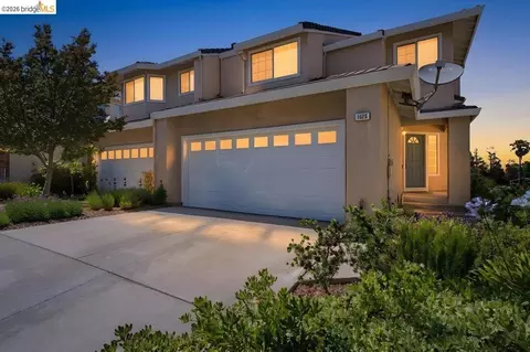 1025 Pinehurst Ct, Concord, CA 94521