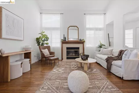Living - 1025 Pinehurst Ct, Concord, CA 94521 photo 2 of 5