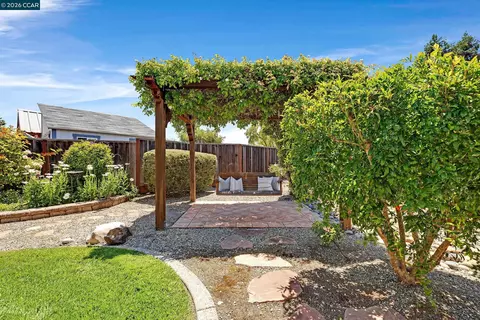 Exterior - 11433 Wildcat Ct, Dublin, CA 94568 photo 13 of 19