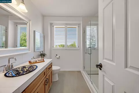 Bath - 11433 Wildcat Ct, Dublin, CA 94568 photo 6 of 8