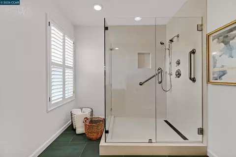 Bath - 11433 Wildcat Ct, Dublin, CA 94568 photo 5 of 8