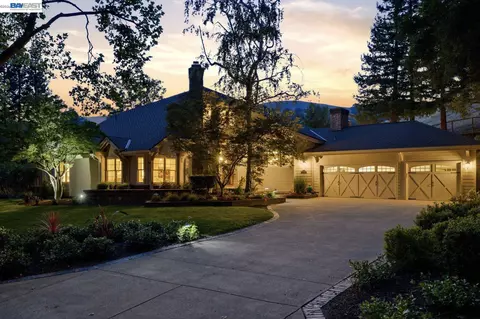2962 Deer Meadow Dr, Danville, CA 94506