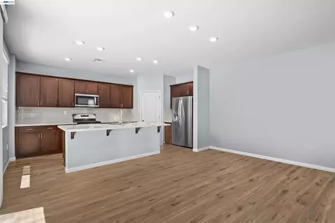 Living - 281 Agata Way, Oakley, CA 94561 photo 3 of 5