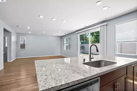 Living - 281 Agata Way, Oakley, CA 94561 photo 5 of 5