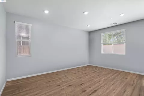 Living - 281 Agata Way, Oakley, CA 94561 photo 2 of 5