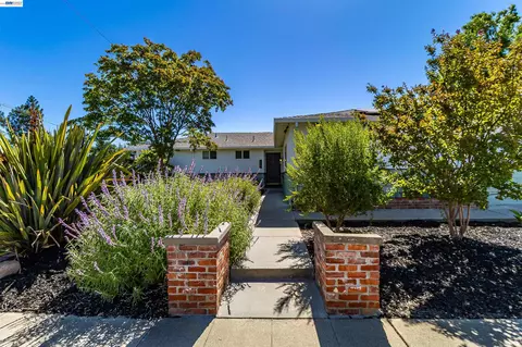 1042 Nielsen Ln, Livermore, CA 94550