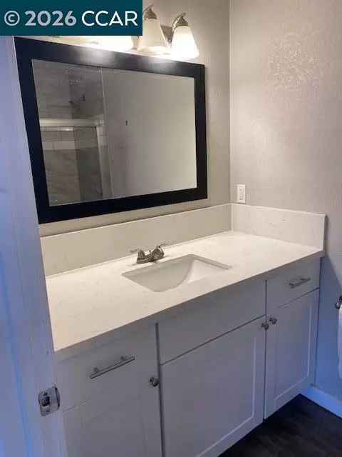 Bath - 945 Arambel Dr, Patterson, CA 95363 photo 1 of 4