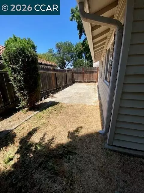 Exterior - 945 Arambel Dr, Patterson, CA 95363 photo 6 of 8