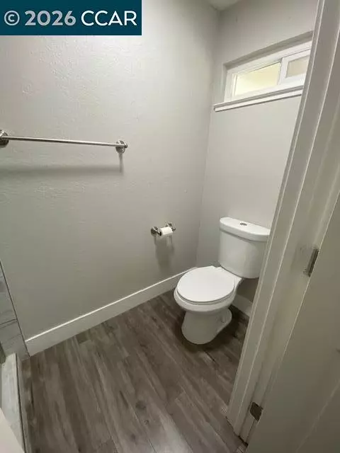 Bath - 945 Arambel Dr, Patterson, CA 95363 photo 3 of 4
