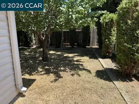 Exterior - 945 Arambel Dr, Patterson, CA 95363 photo 4 of 8