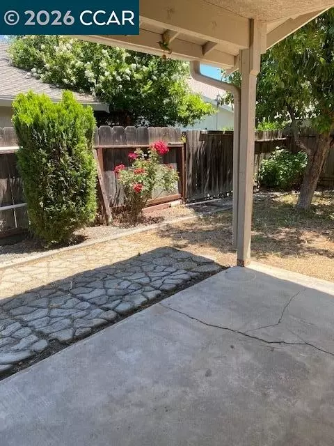 Exterior - 945 Arambel Dr, Patterson, CA 95363 photo 3 of 8