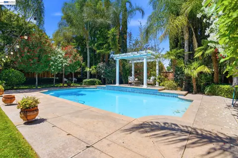 Exterior - 2631 Amatchi Ct, Tracy, CA 95304 photo 10 of 14