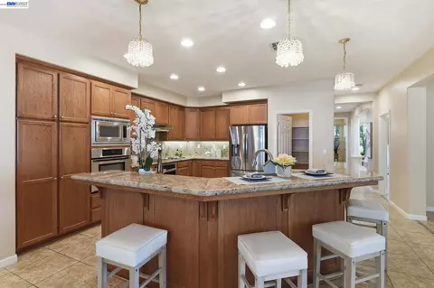 Kitchen - 2631 Amatchi Ct, Tracy, CA 95304 photo 2 of 2