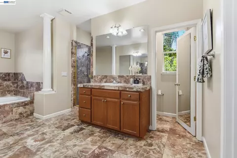 Bath - 2631 Amatchi Ct, Tracy, CA 95304 photo 1 of 9