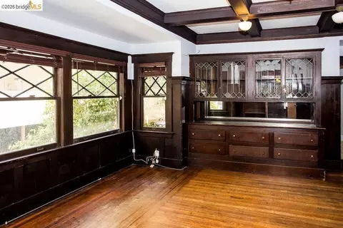 Living - 1643 Oxford St, Berkeley, CA 94709 photo 2 of 4