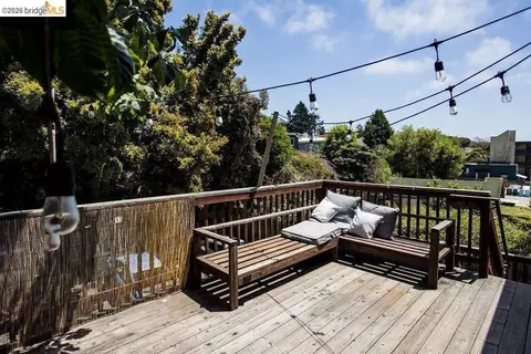 Exterior - 1643 Oxford St, Berkeley, CA 94709 photo 2 of 6