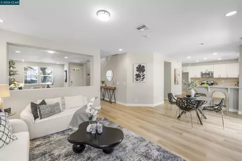 Living - 38 Keith Ct, Oakley, CA 94561 photo 5 of 10