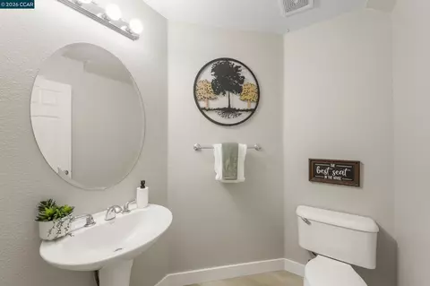 Bath - 38 Keith Ct, Oakley, CA 94561 photo 1 of 6