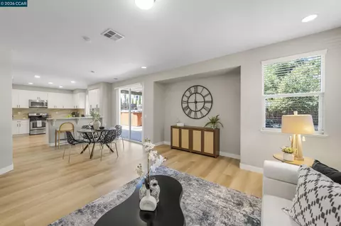 Living - 38 Keith Ct, Oakley, CA 94561 photo 6 of 10