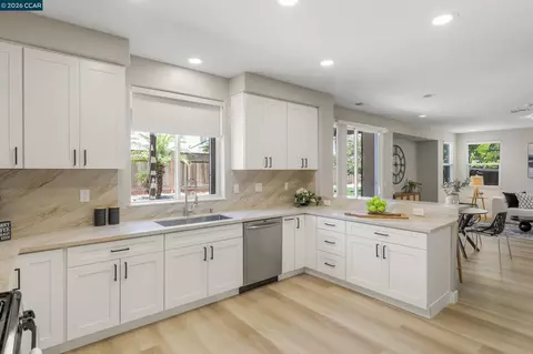 Kitchen - 38 Keith Ct, Oakley, CA 94561 photo 3 of 5