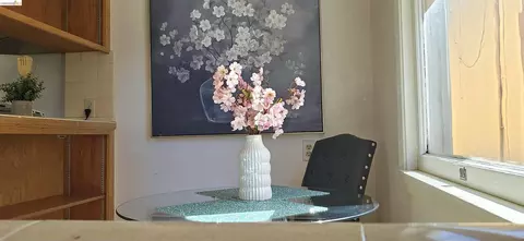 Dining - 1901 Parker St #3, Berkeley, CA 94704 photo 2 of 2