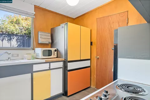 Kitchen - 4130 Wilson Ln, Concord, CA 94521 photo 5 of 5