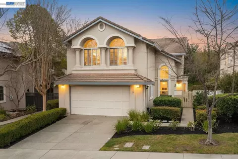 Exterior - 690 Glasgow Cir, Danville, CA 94526 photo 9 of 10