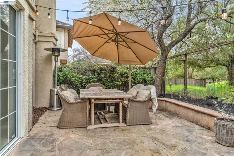 Exterior - 690 Glasgow Cir, Danville, CA 94526 photo 7 of 10