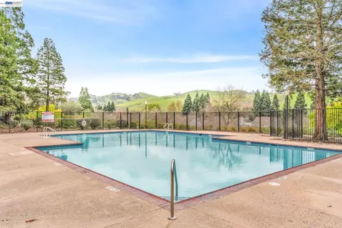 Exterior - 690 Glasgow Cir, Danville, CA 94526 photo 8 of 10