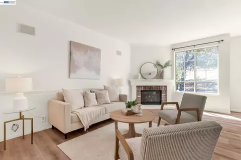 Living - 690 Glasgow Cir, Danville, CA 94526 photo 7 of 9