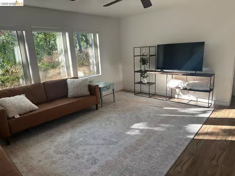 Living - 153 Summit Ave, Sonora, CA 95370 photo 2 of 3