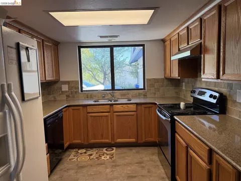 Kitchen - 153 Summit Ave, Sonora, CA 95370 photo 1 of 5