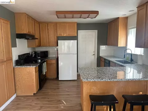 Kitchen - 153 Summit Ave, Sonora, CA 95370 photo 5 of 5