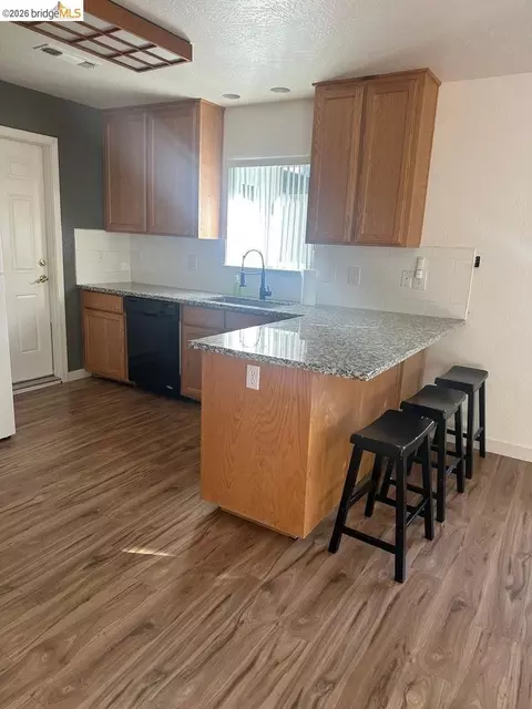 Kitchen - 153 Summit Ave, Sonora, CA 95370 photo 4 of 5