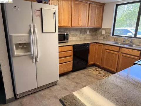 Kitchen - 153 Summit Ave, Sonora, CA 95370 photo 3 of 5